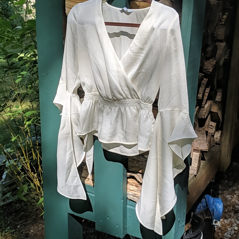 Ivory Bohemian Blouse flowy sleevesNWT